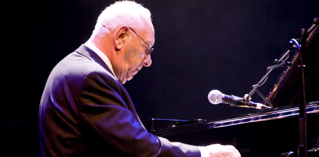 A tribute to Maurice El Medioni, the last of the Algerian-born Jewish musical stars